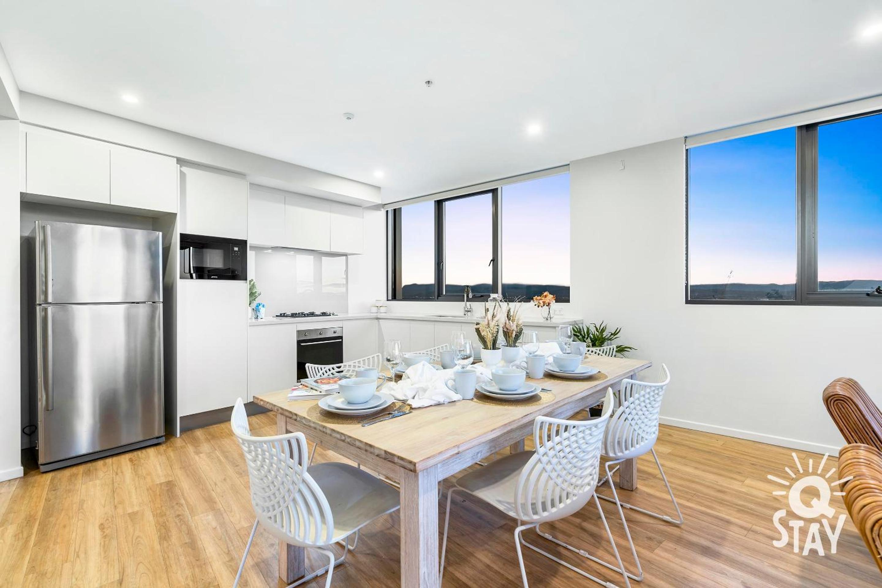 Ruby - 3 Bedroom Family Apartment with Views!