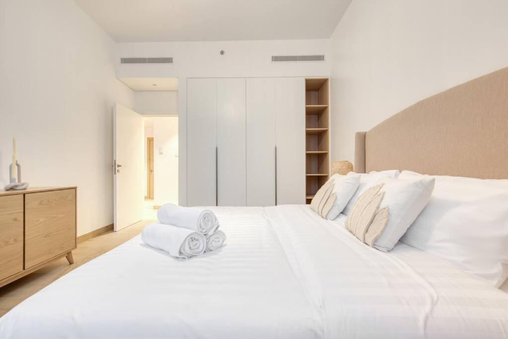1 Bedroom Apartment in La Mer Beachfront