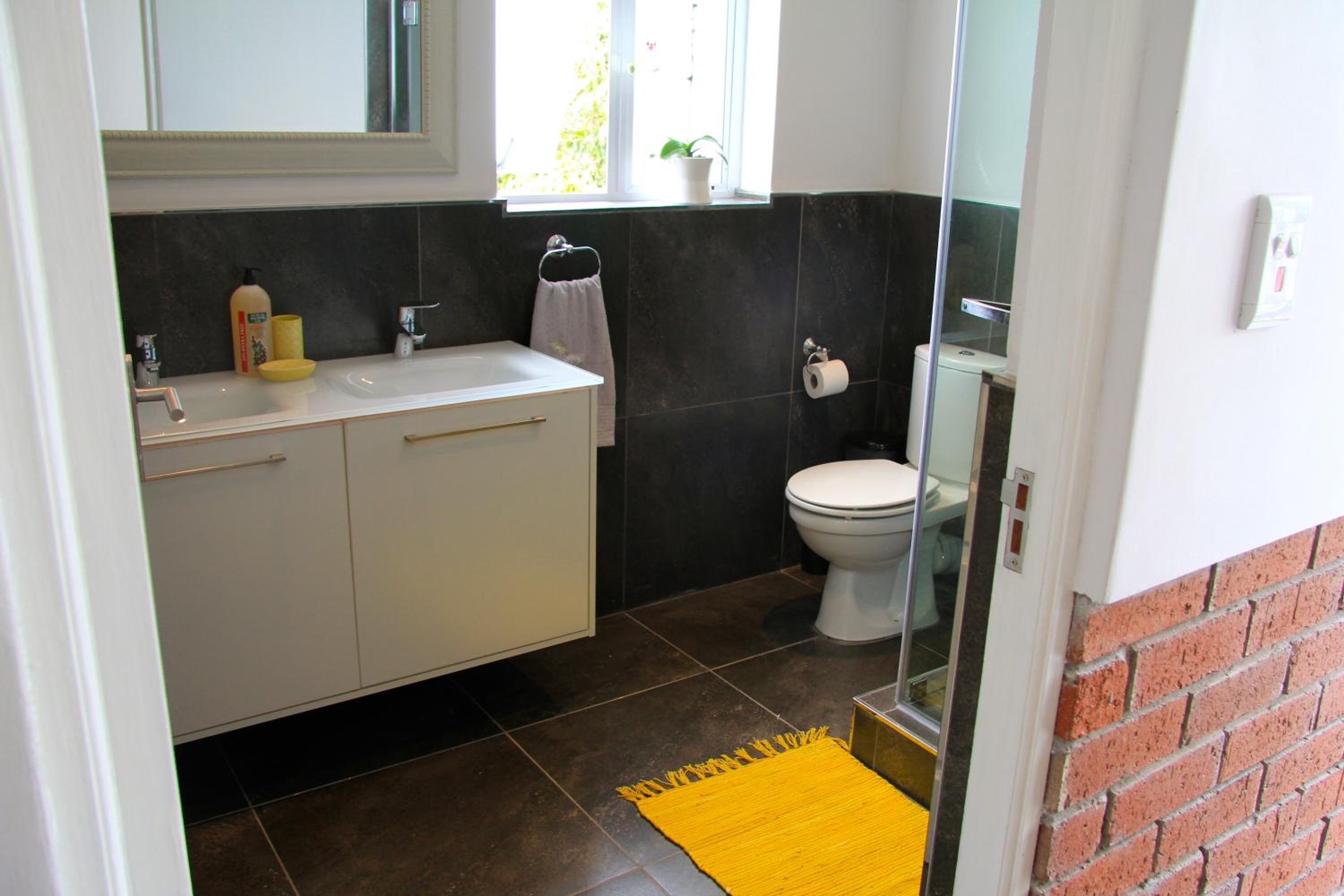 Lazy Days Apartments - Cape Town view 5