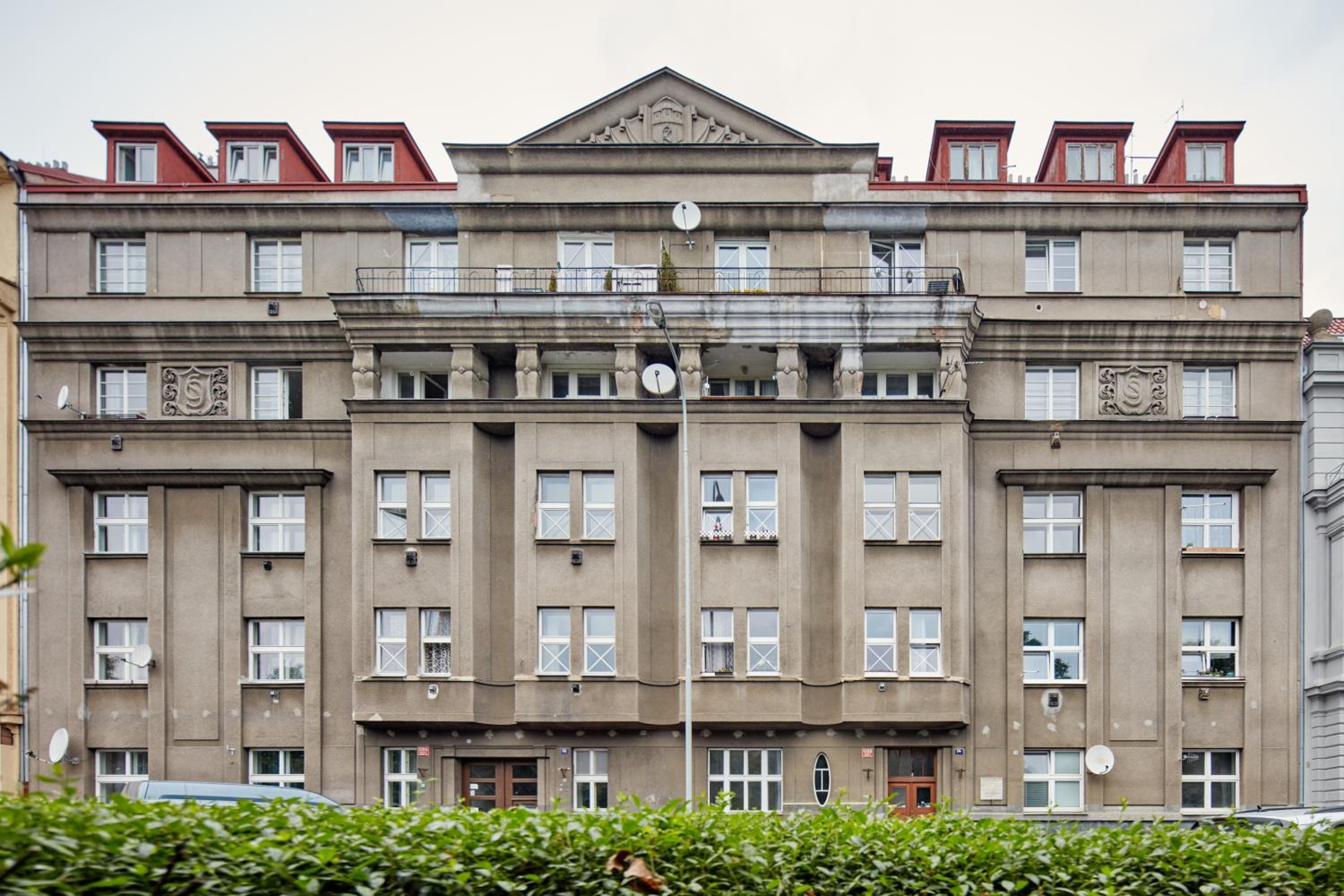 Prague Days - Modern Apartments w Easy City Access