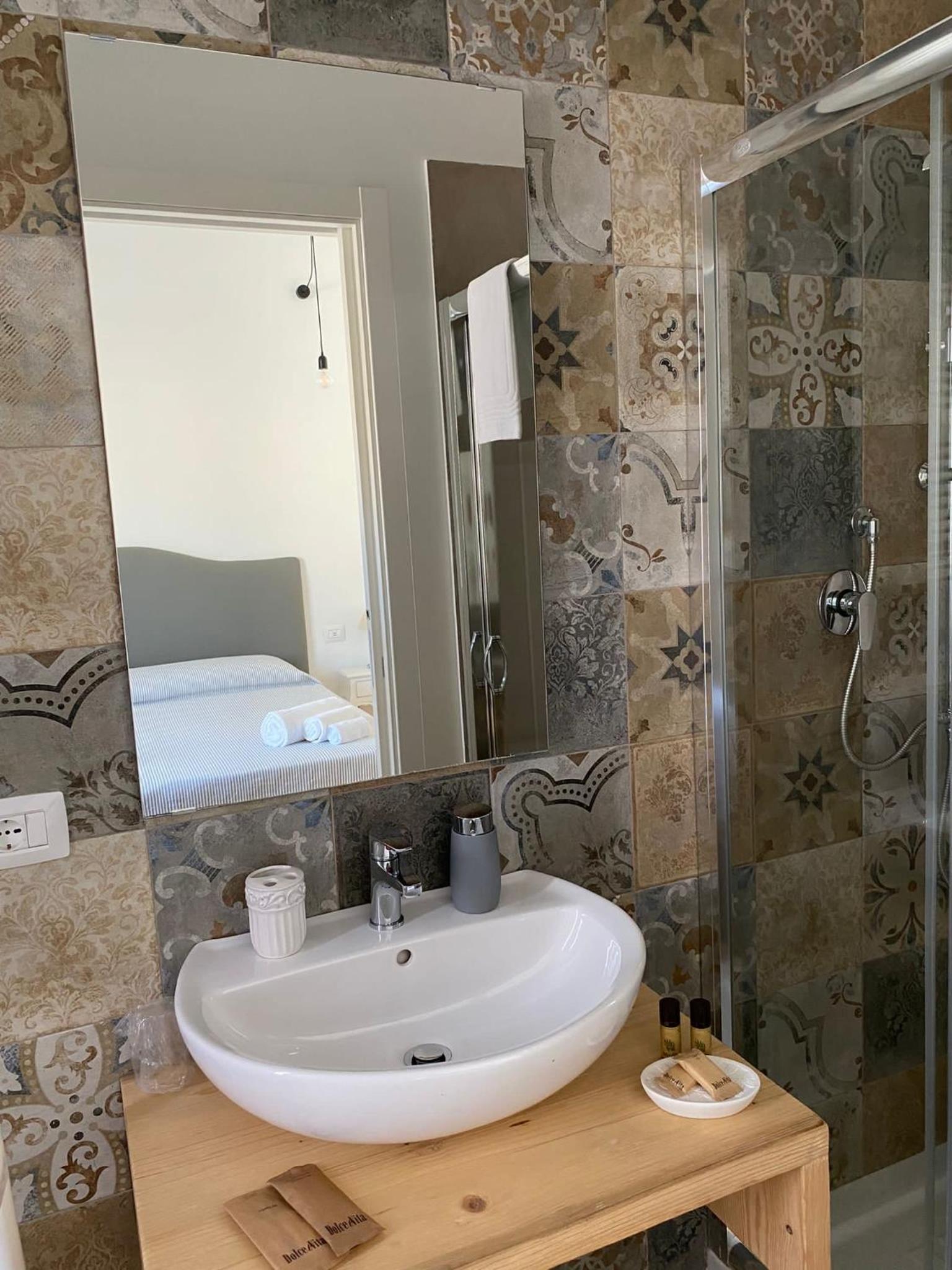 Storie di Mare en Polignano a Mare — bathroom
