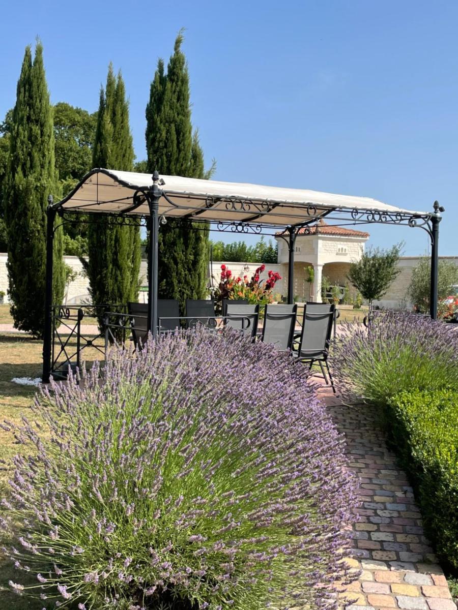 Domaine du Clos Pallacien view 3