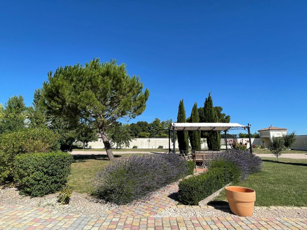 Domaine du Clos Pallacien view 2