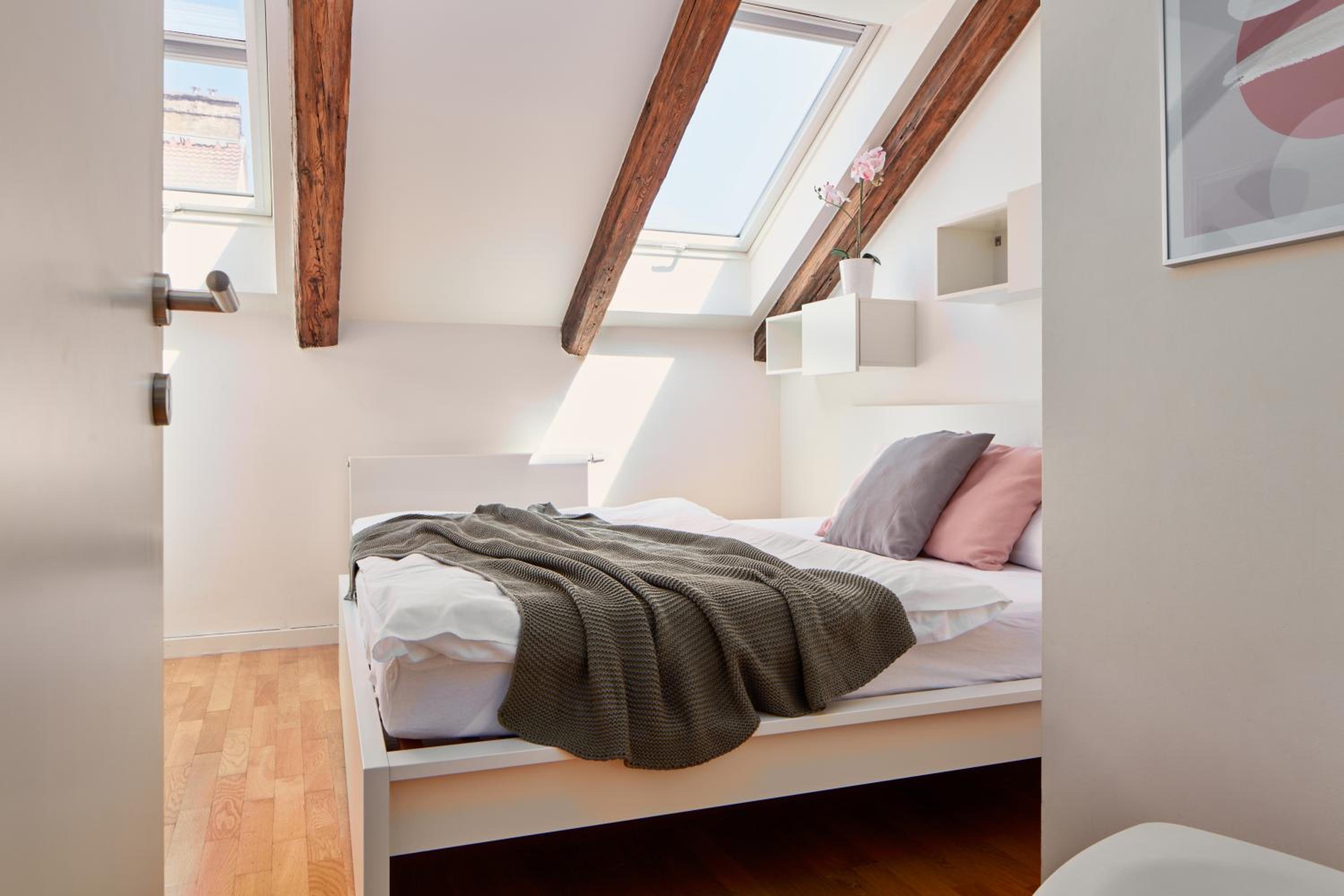 Bright Loft in New Town by Prague Days