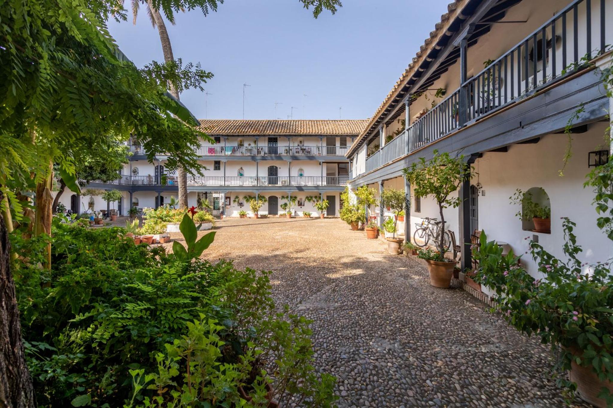 Conde Central Courtyard by Valcambre