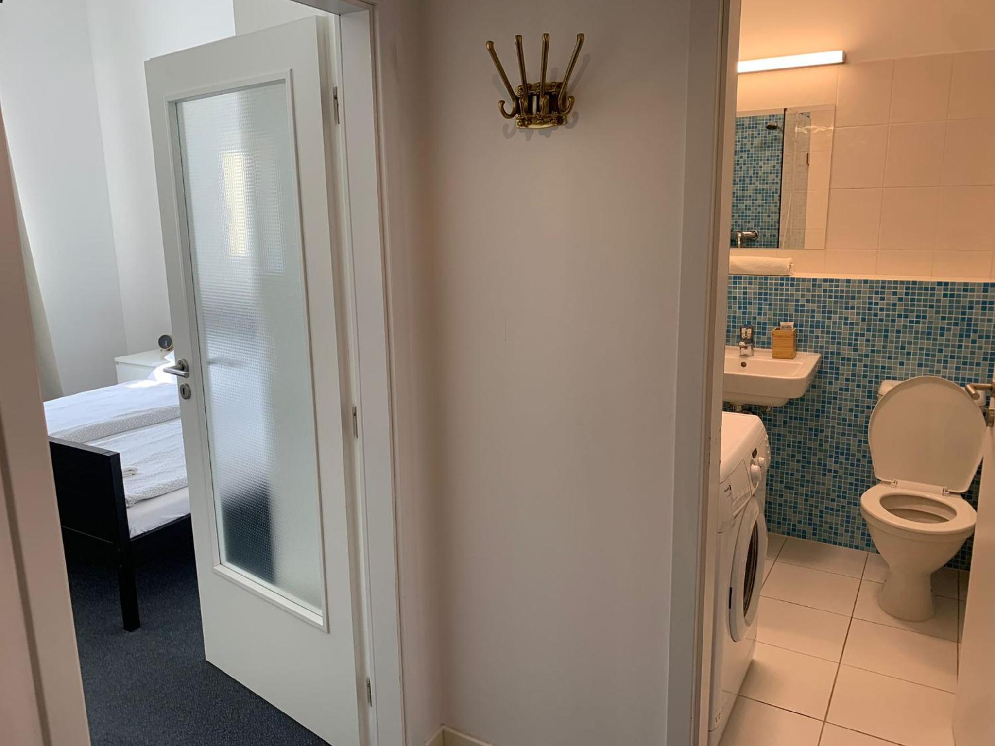 Little Tom Apartments