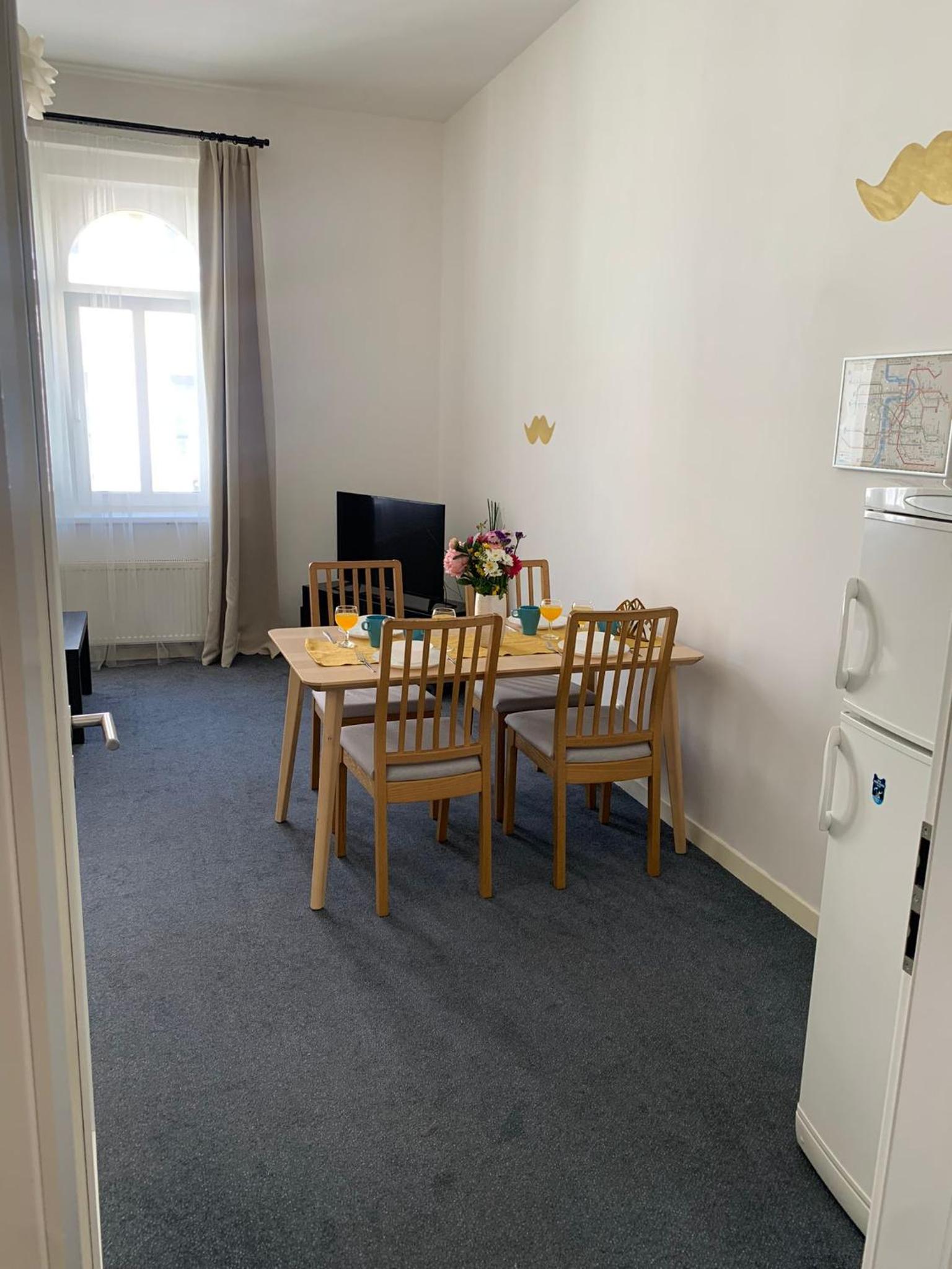 Little Tom Apartments