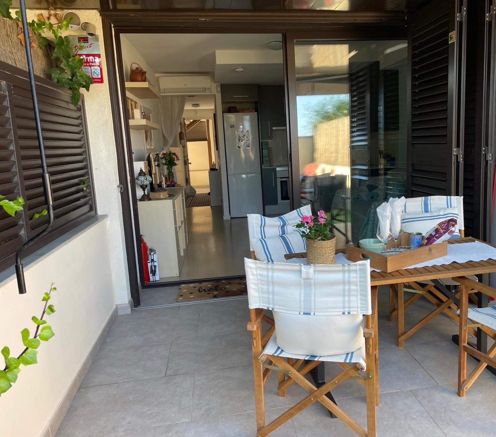 Beach flat with garden photo 3