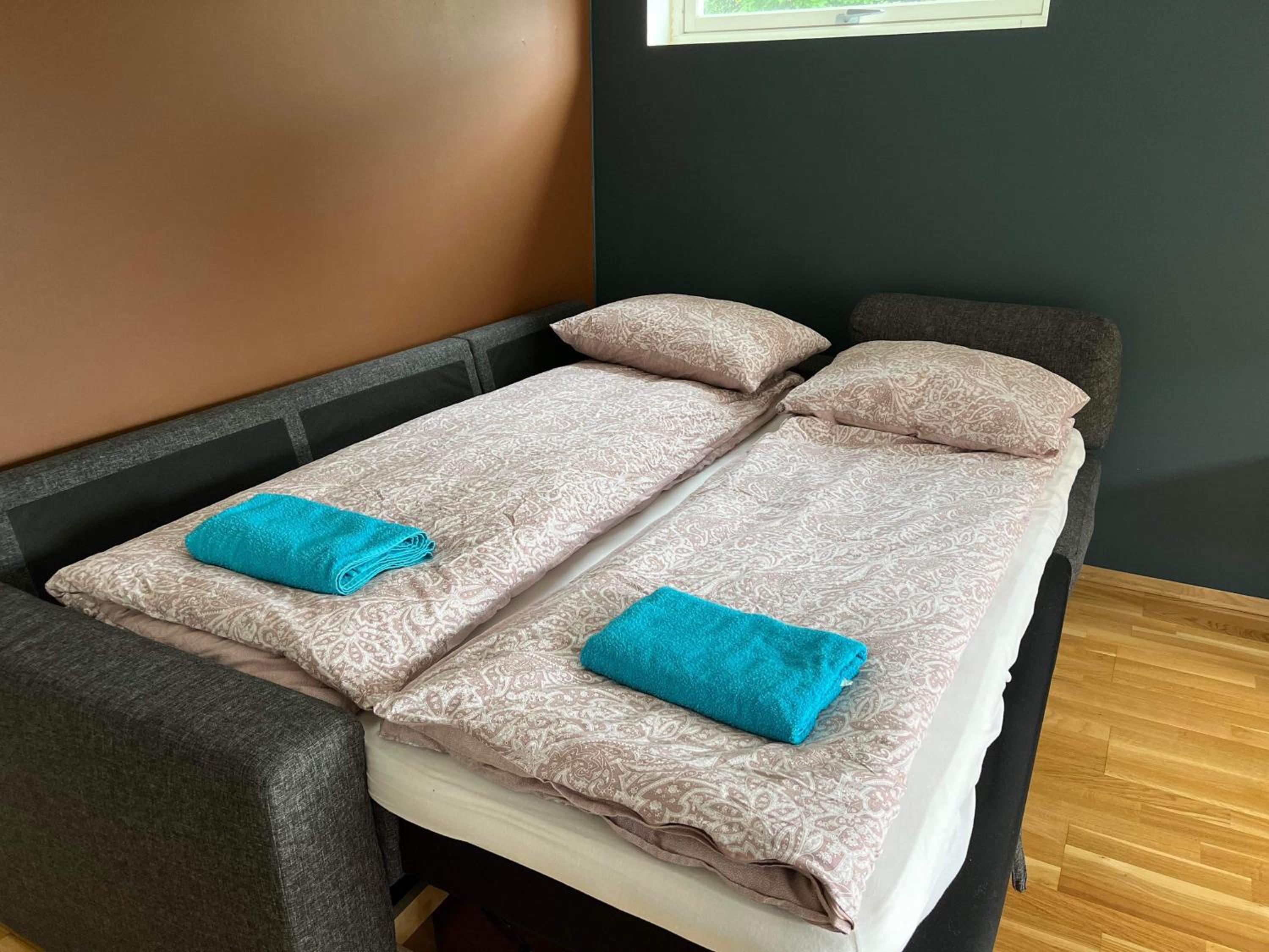 FeelHome small 1 bedroom apartment Polar vegen view 3