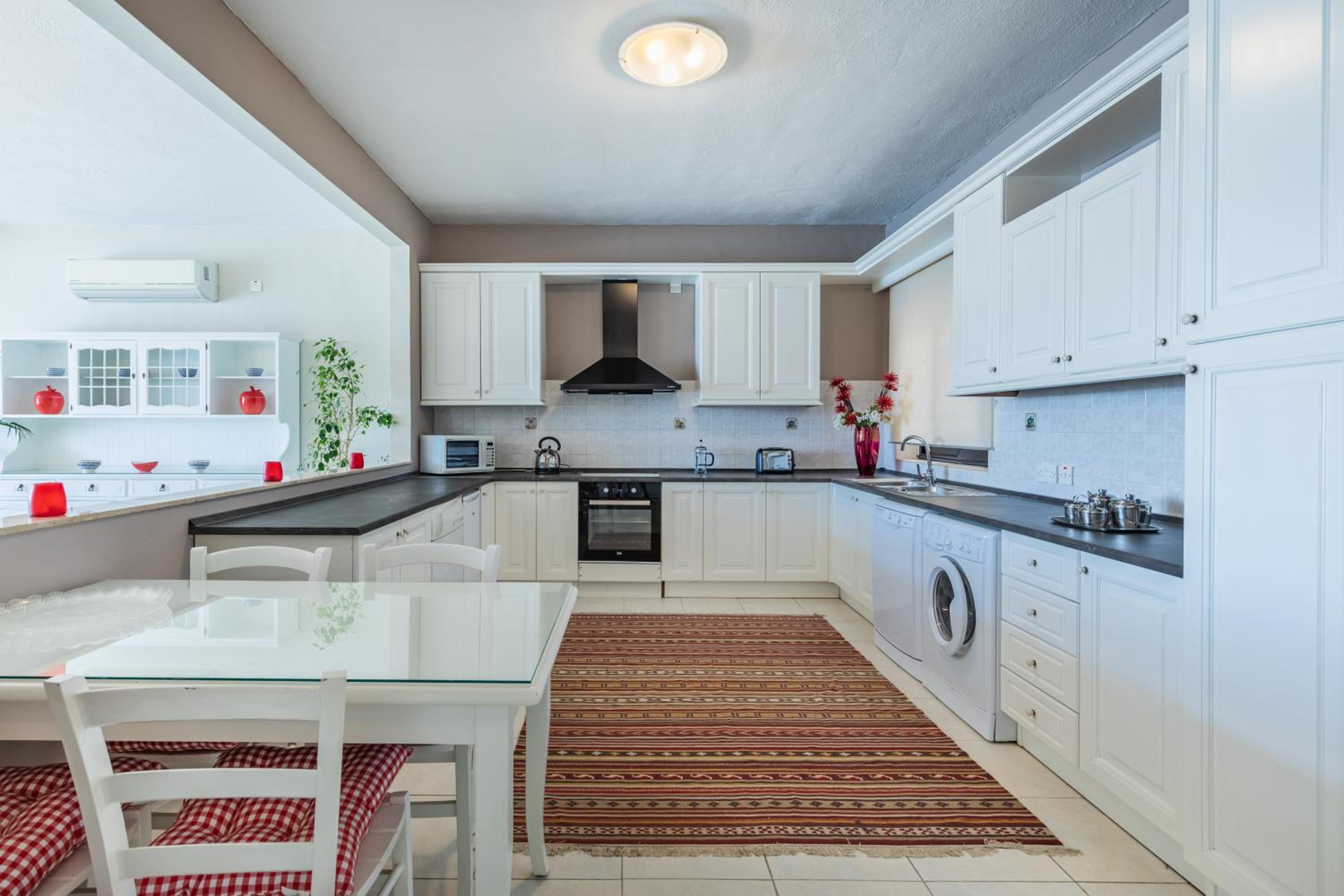 Stunning - Seafront 3-Bedroom 6th Floor view 5