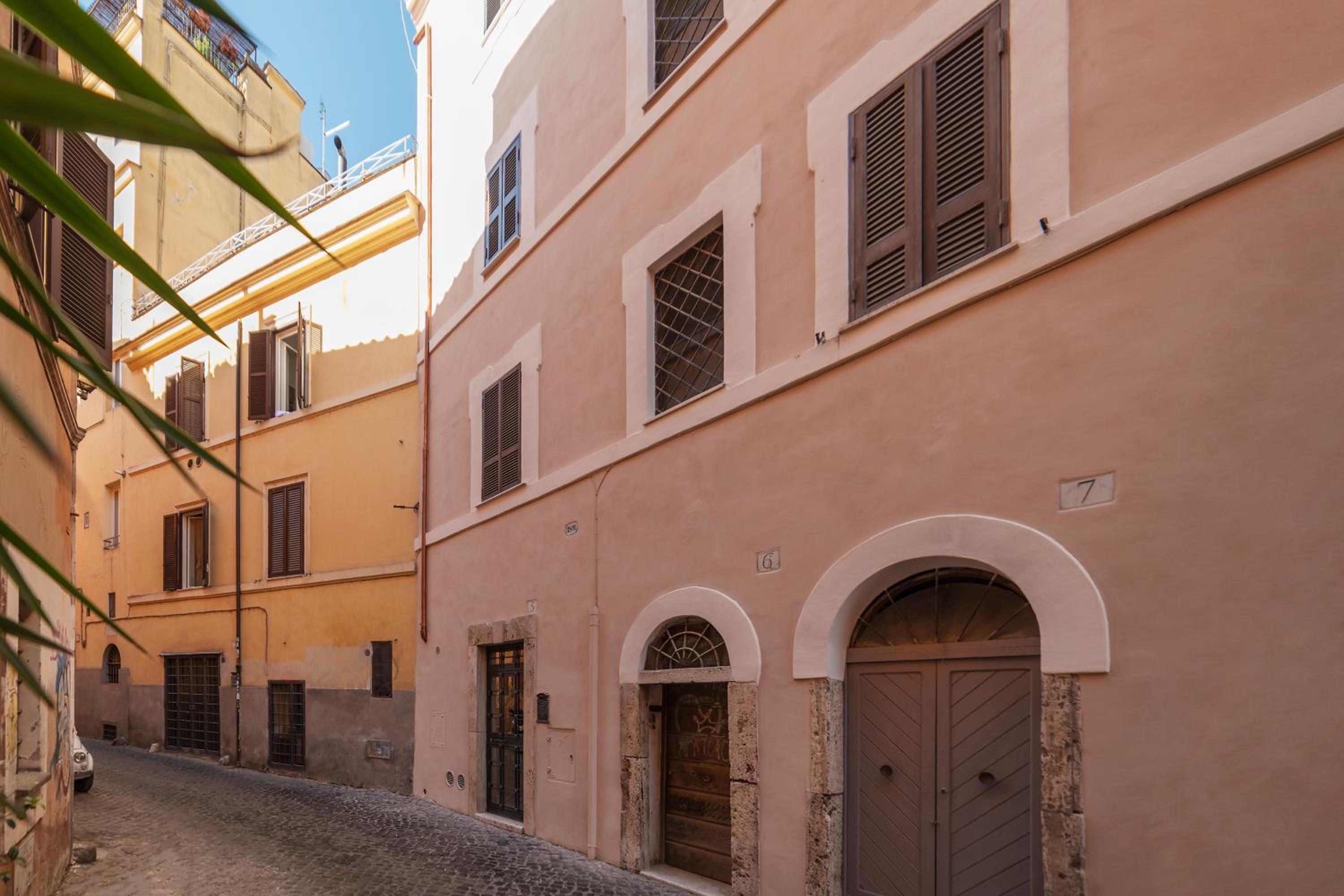 GuestHost - Heart of Trastevere Studio Flat