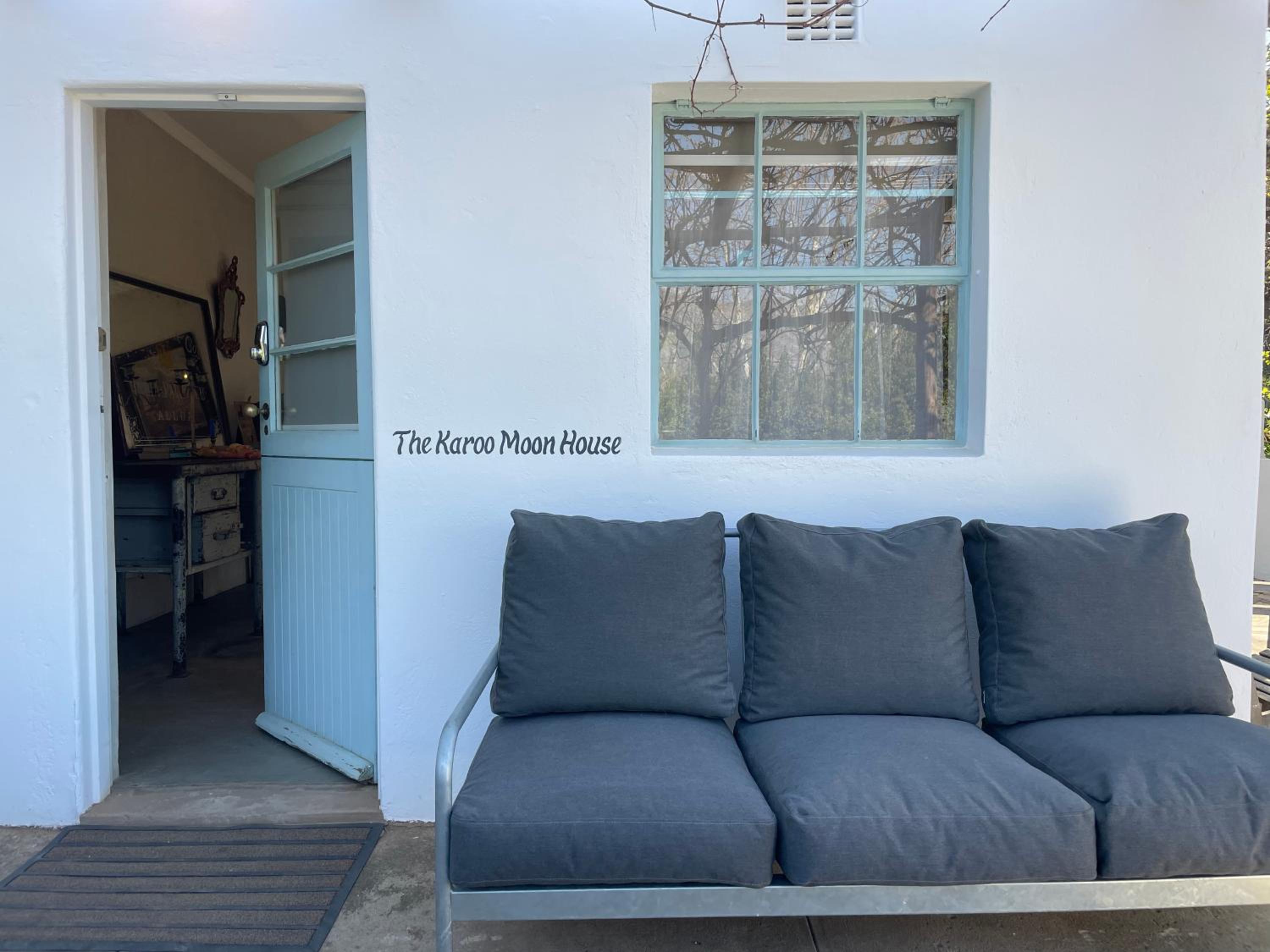 The Karoo Moon House & Cottage view 2