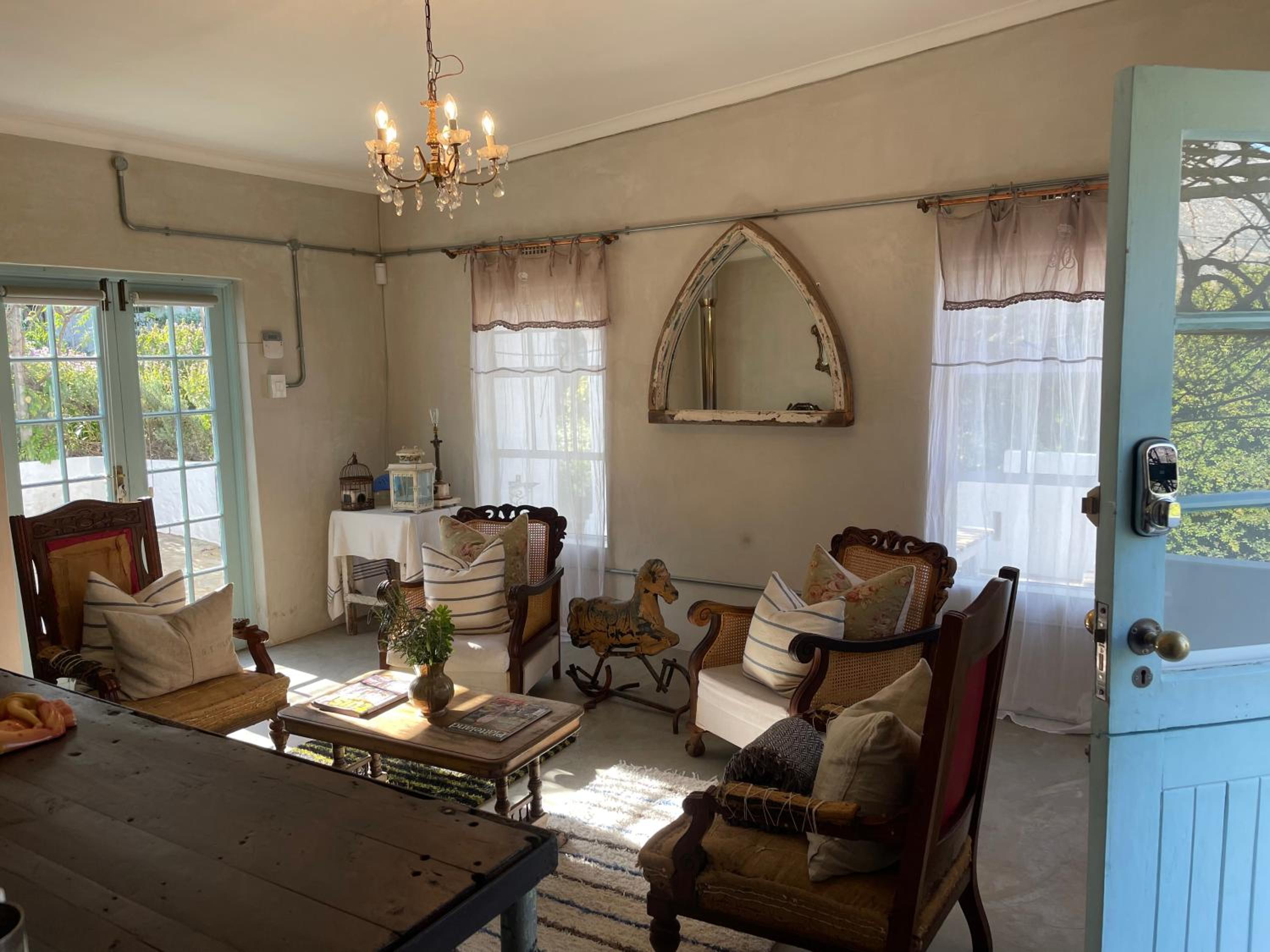 The Karoo Moon House & Cottage view 3