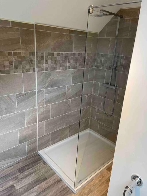 Very Large lovely double room loft apartment view 5