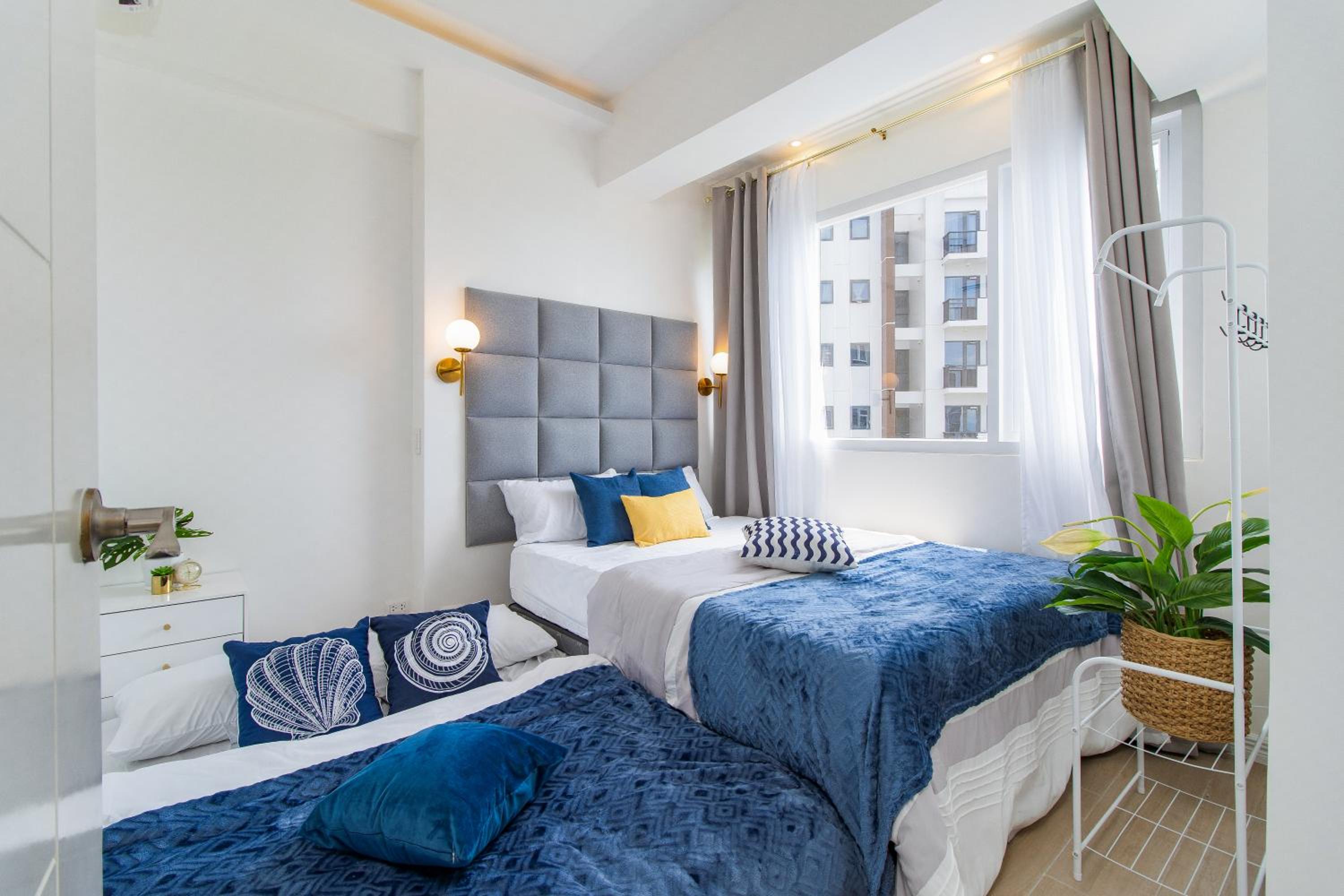 OMP 15C-T2, Seaview, Pool & Beach Access, Near Airport, FAST WI-FI, Netflix view 2