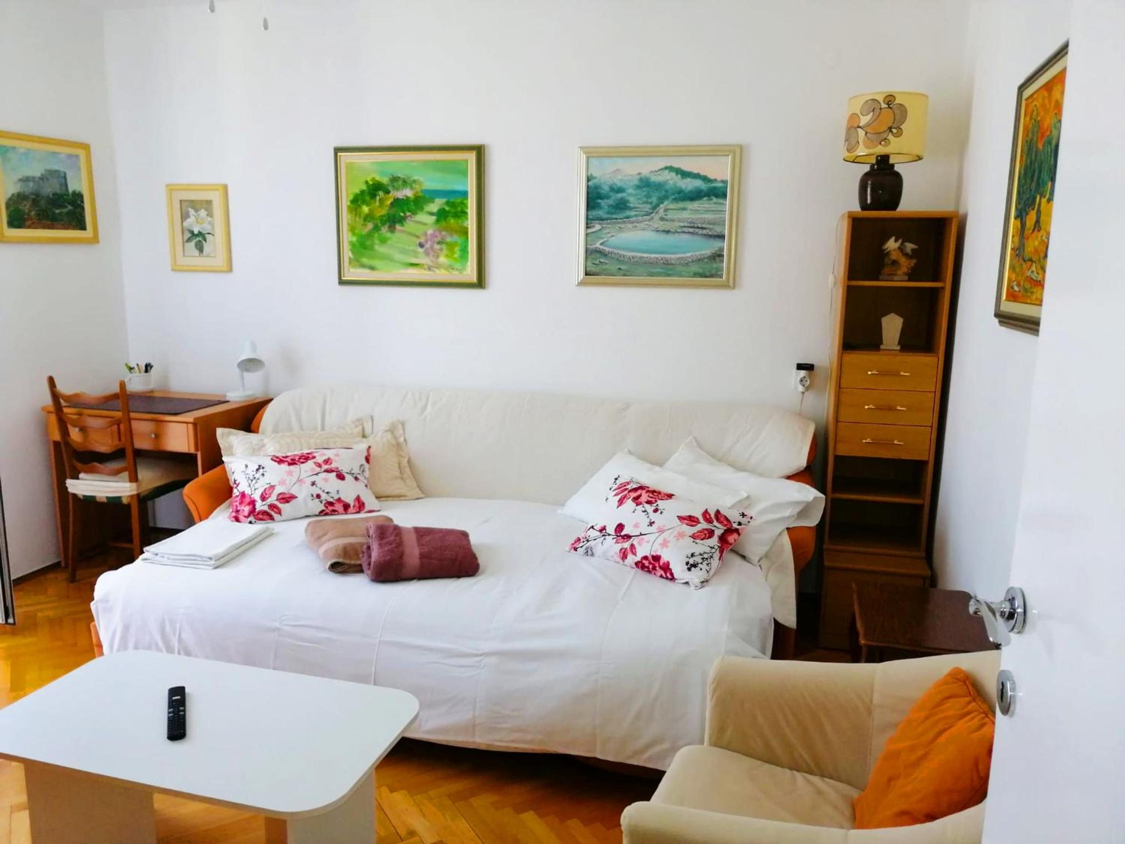 Insideout Apartment