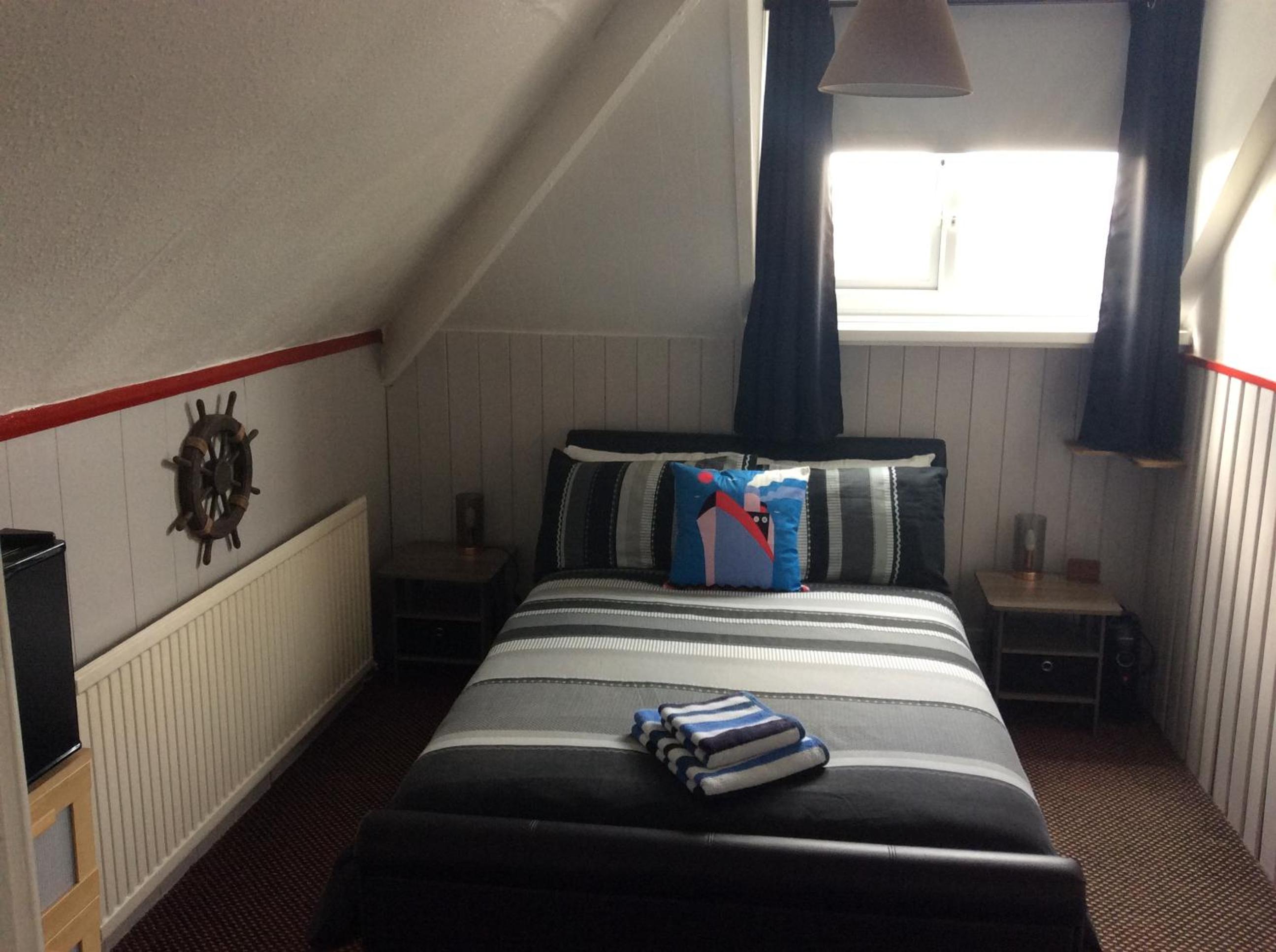 Snowdon House Single rooms for solo travellers view 4