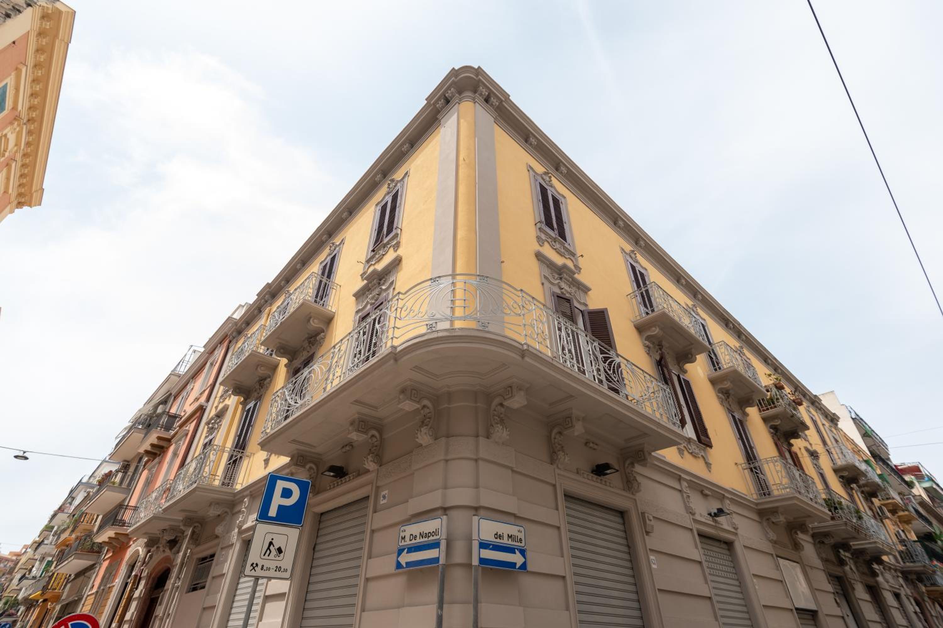 Hotel Dream Palace - Image 1