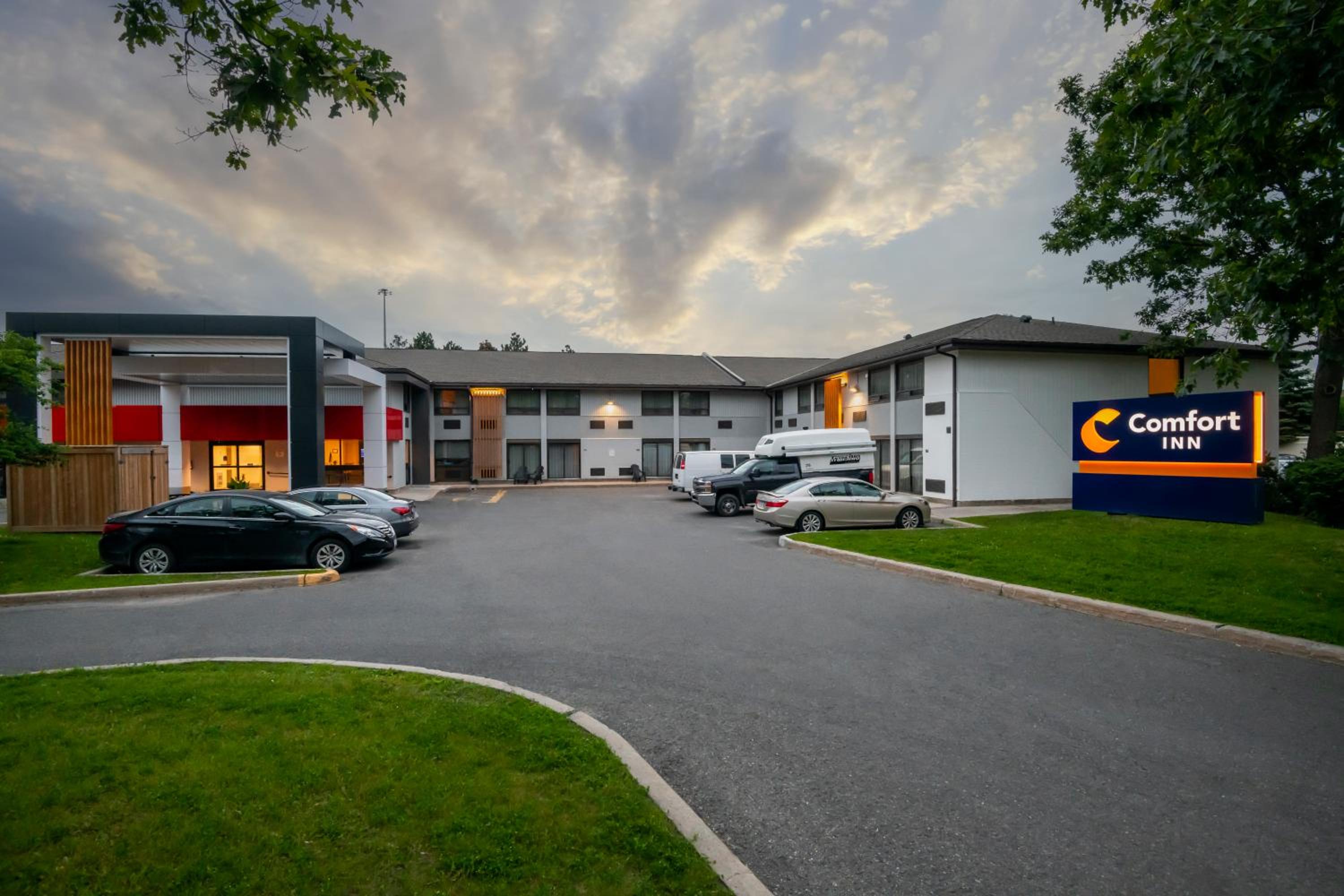 Comfort Inn West