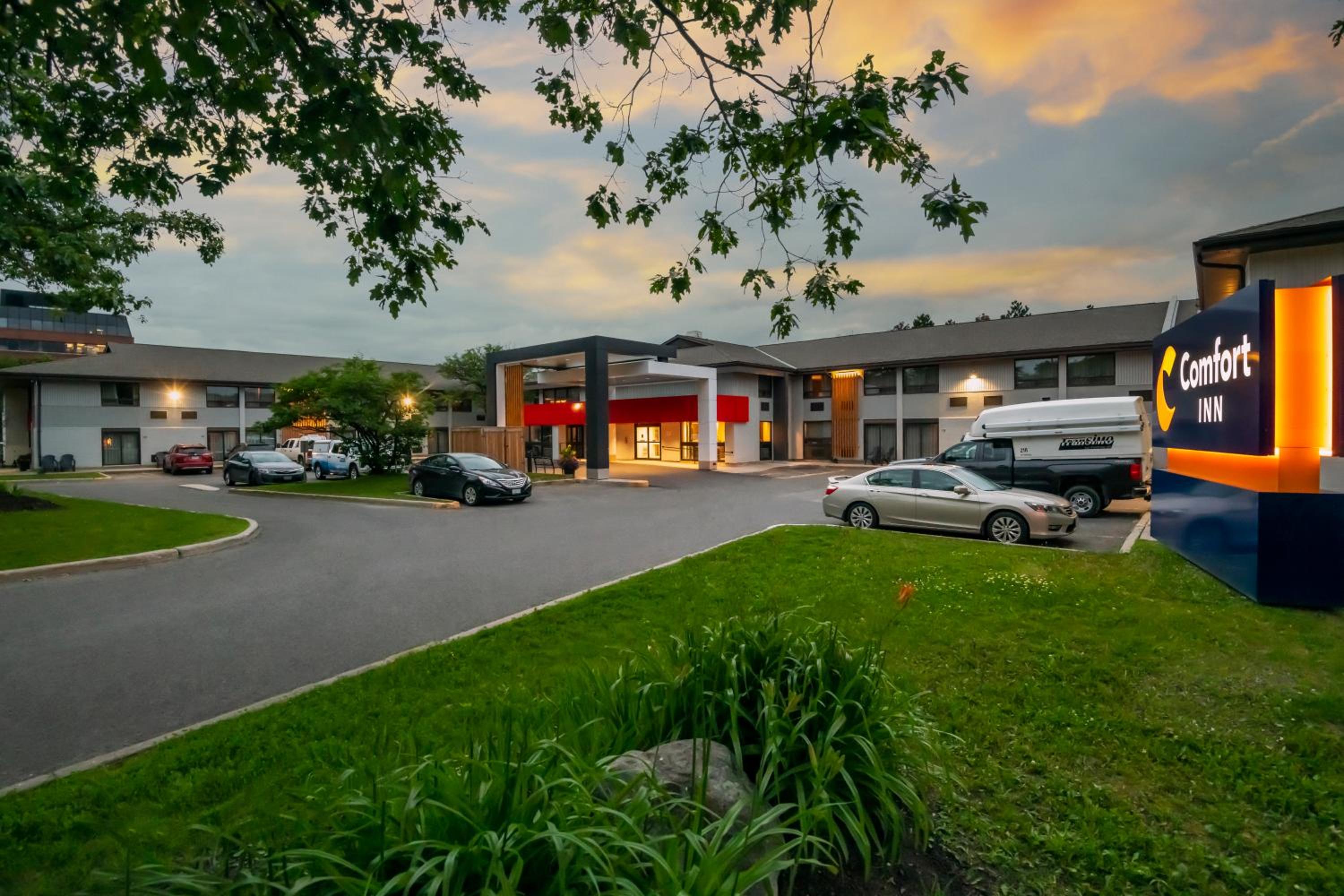 Comfort Inn West