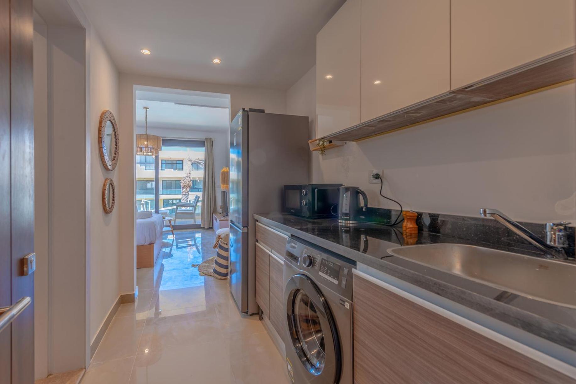 Boho-Chic Studio Apartment in G-Cribs, Pool View view 3