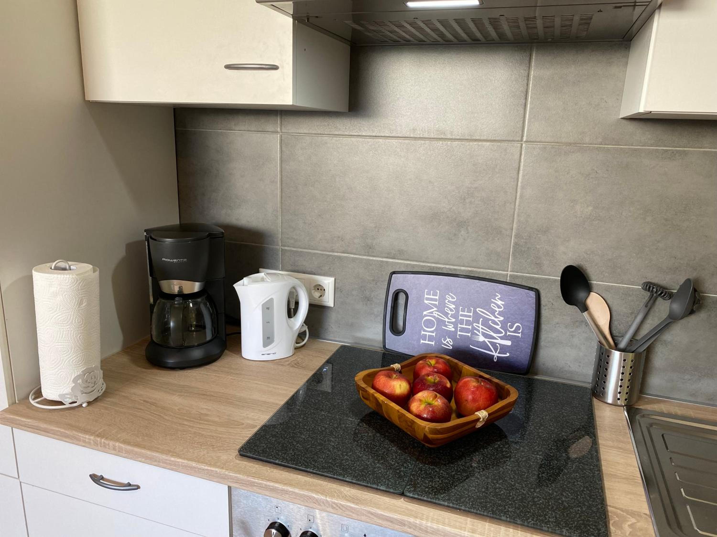 Appartement 1 mit Küche und neuem Bad, frisch saniert