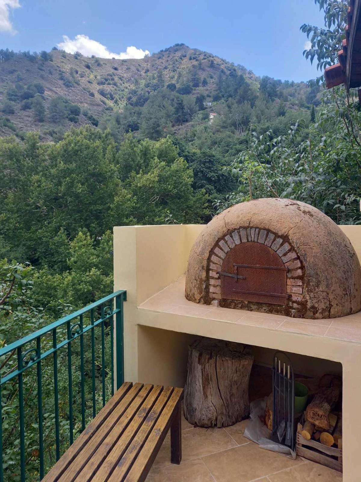 Glykoharama Cottage