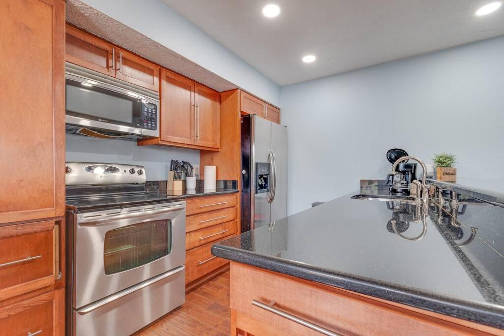 Cozy 3br/2bath vacation house at Lake Travis view 2
