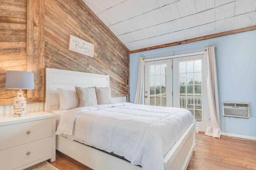 Cozy 3br/2bath vacation house at Lake Travis view 5