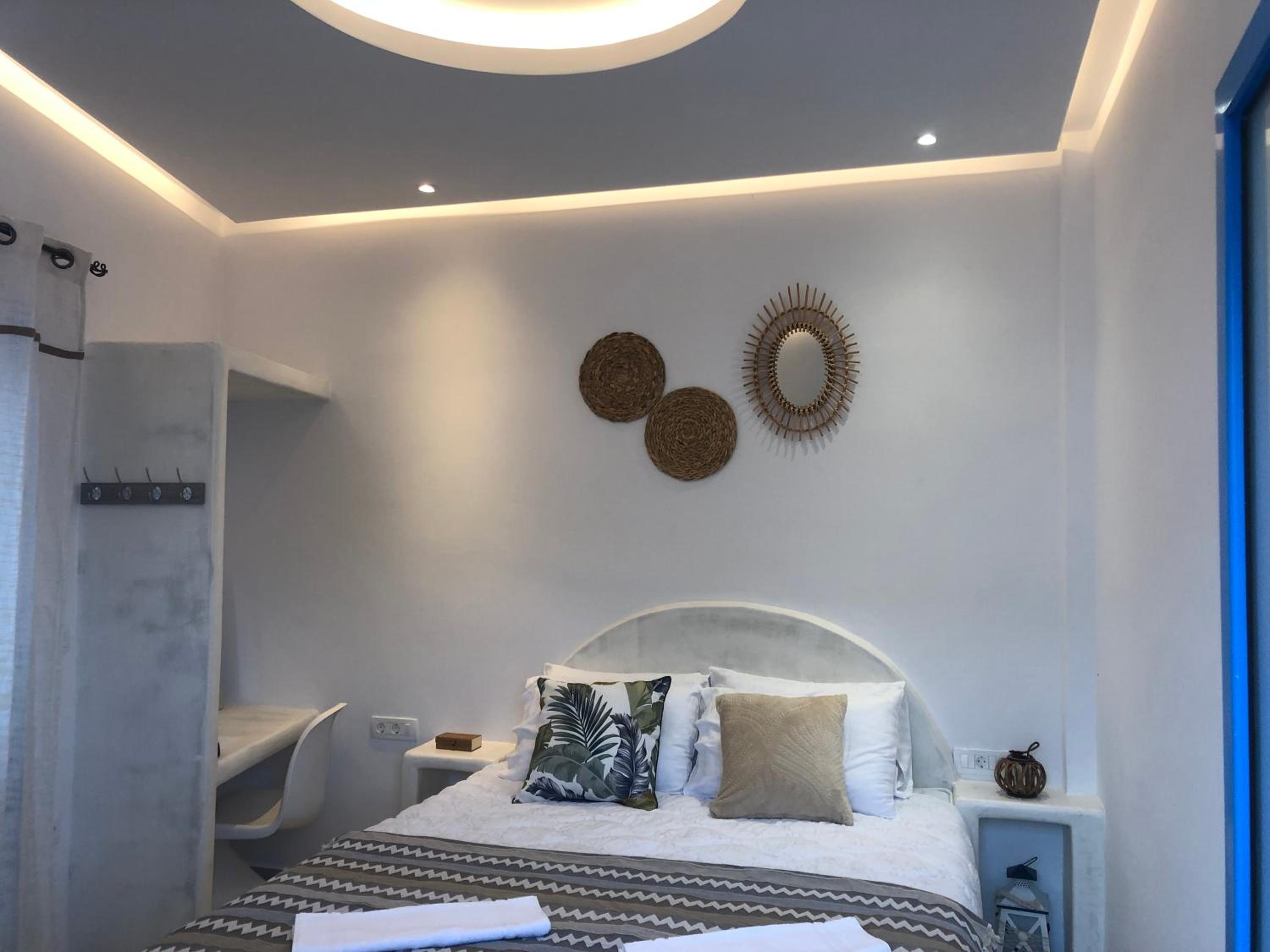 Oldtown Suites Fira