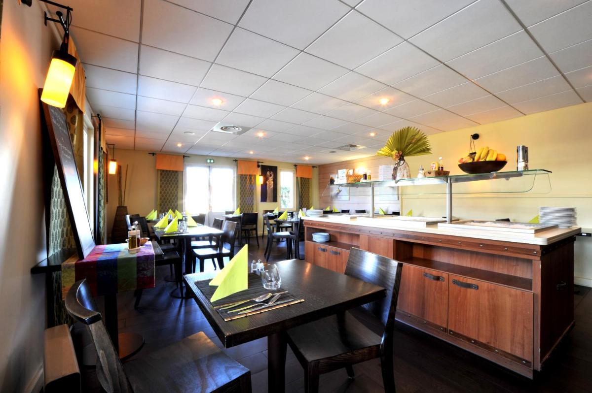 restaurant