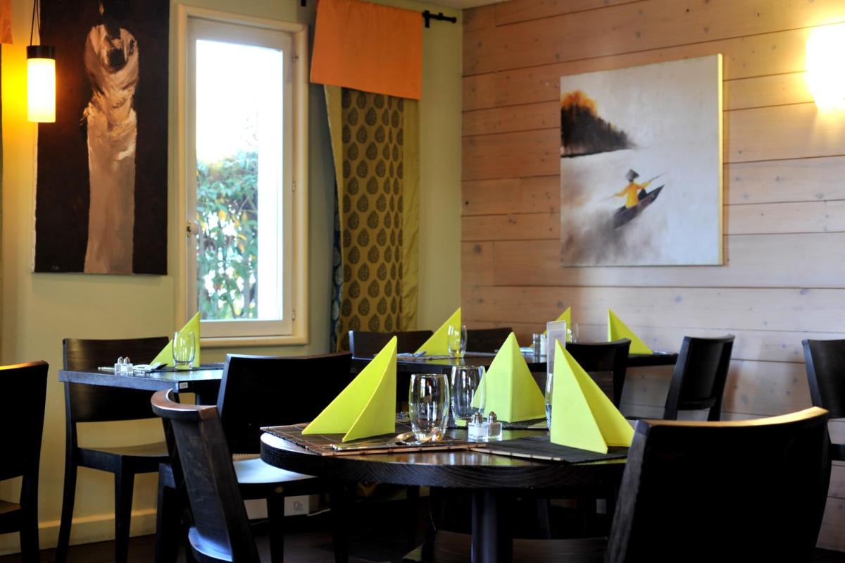 restaurant