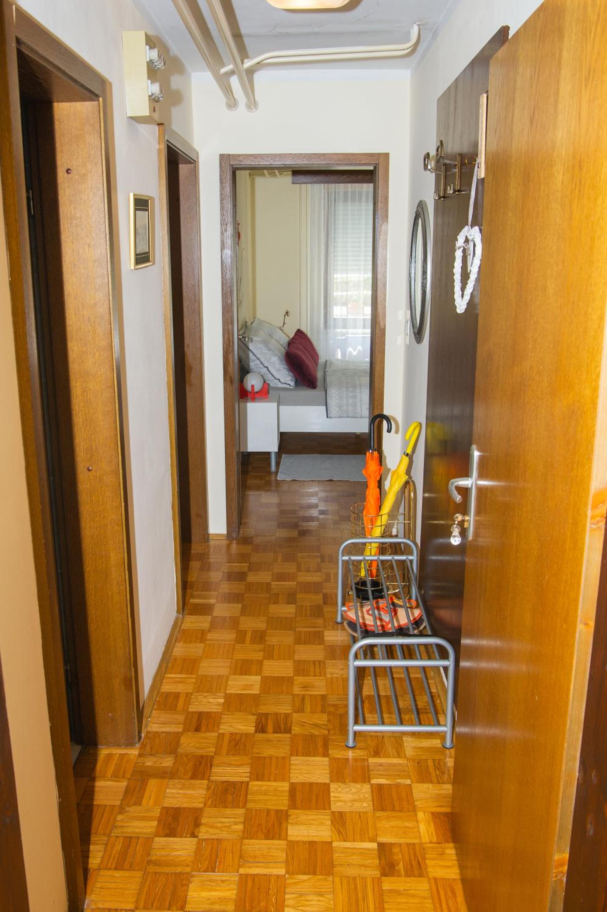 Apartment Karlie view 4
