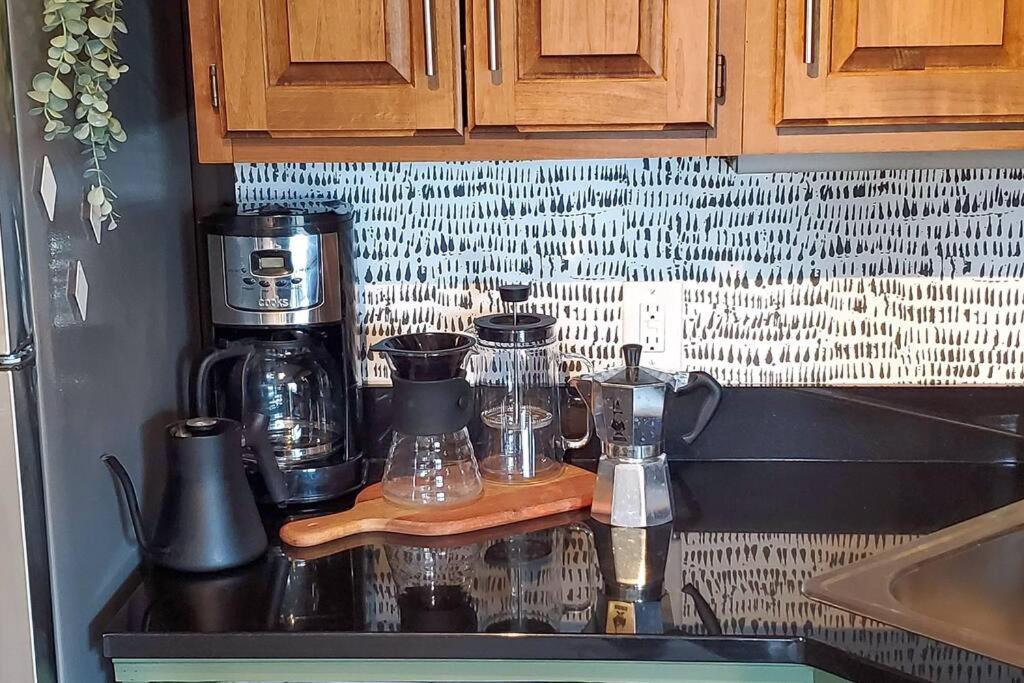 Burke Abode - Trailside Condo with King & Full Beds view 2