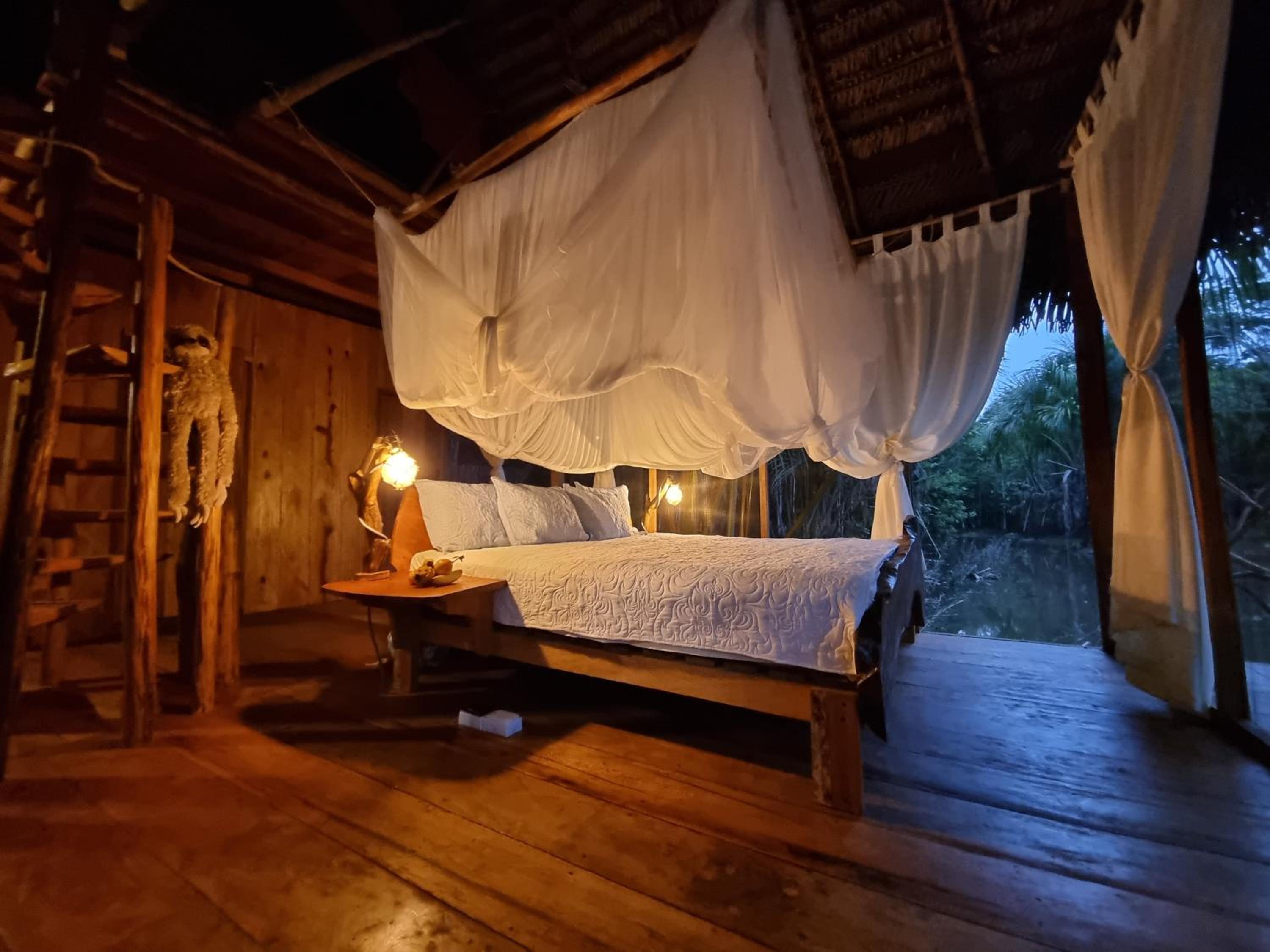 Camu camu jungle villa on Aguajale lake