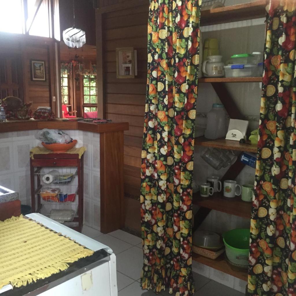 Confortável Casa de Campo em Condomínio Fechado