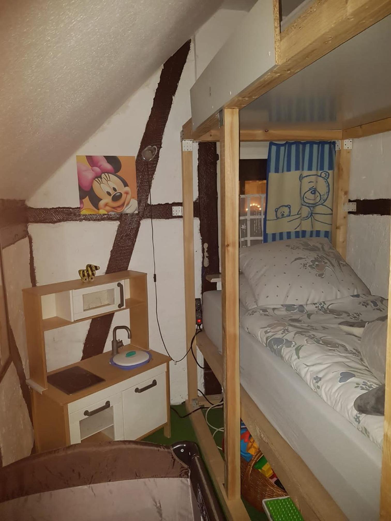 Ferienwohnung Kunterbunt view 5