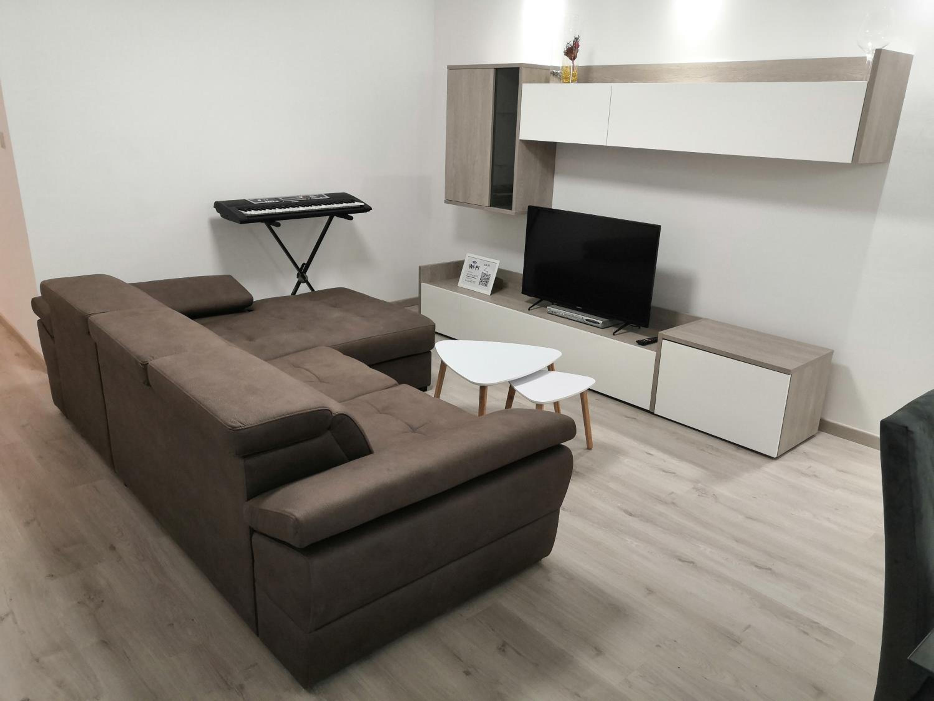 Modern 3-Bedroom Apartment - Ideal for Families and Business - Near Airport photo 5