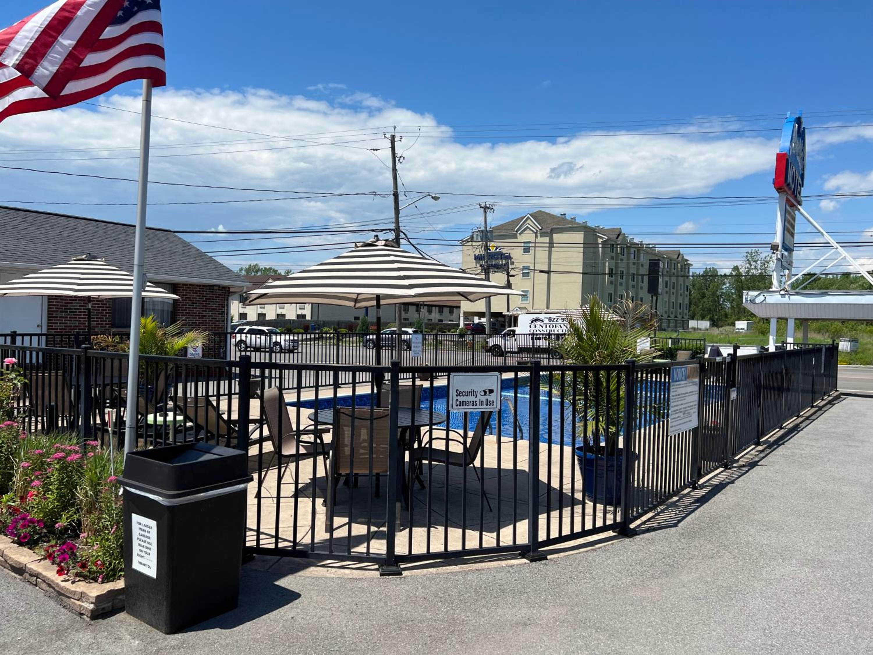 Moonlite Motel