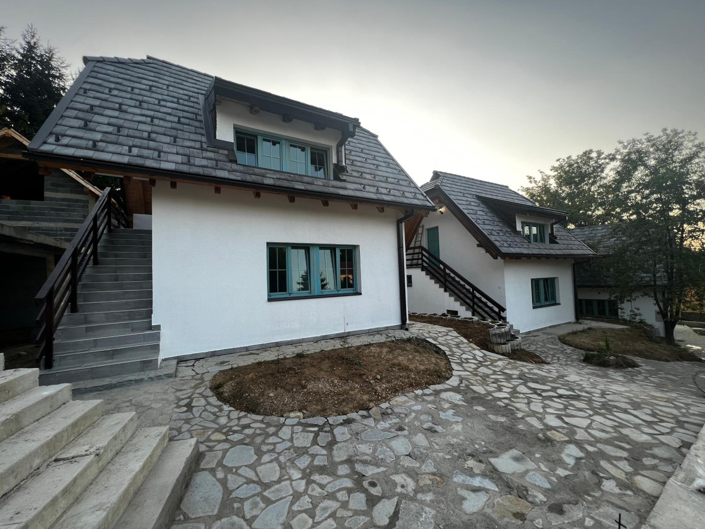 Photo 9