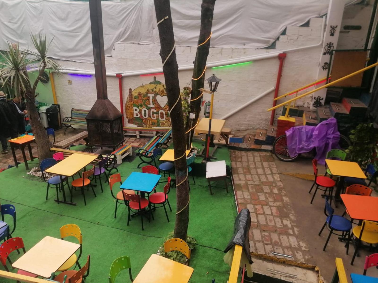 Hostal Gastro Bar Casa Colibrí