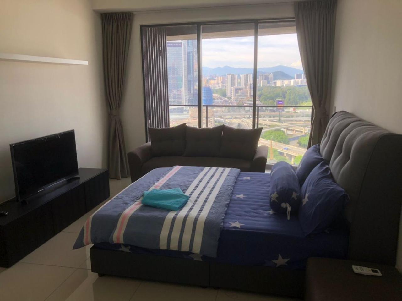 Happy Continew Residence 2 Bedrooms - TRX KL