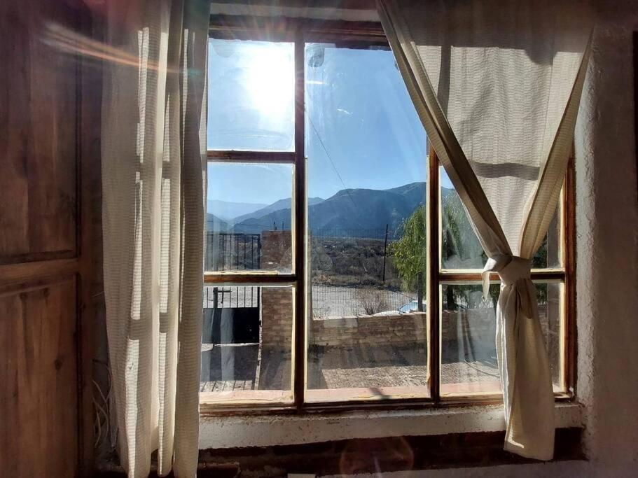 Cabaña con vista al Cerro Arco y la ciudad de Mendoza
