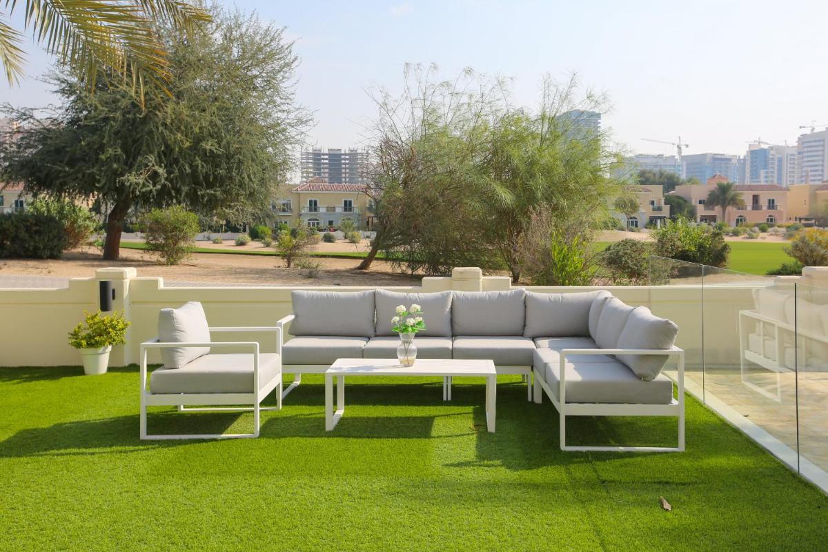 Victory Heights - 4BR Villa with Private Pool - Allsopp&Allsopp
