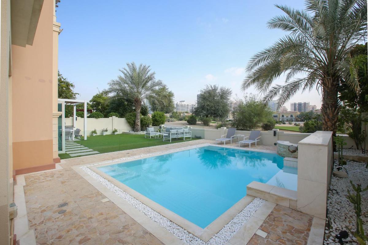 Victory Heights - 4BR Villa with Private Pool - Allsopp&Allsopp