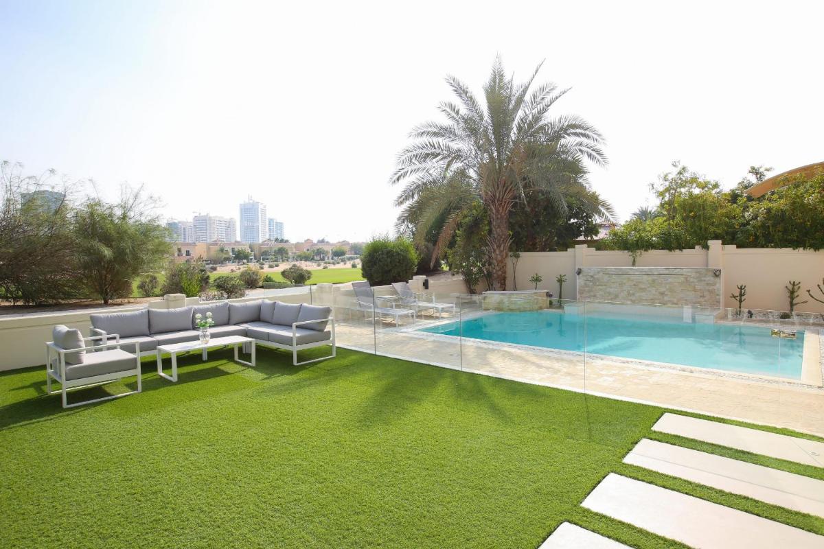 Victory Heights - 4BR Villa with Private Pool - Allsopp&Allsopp