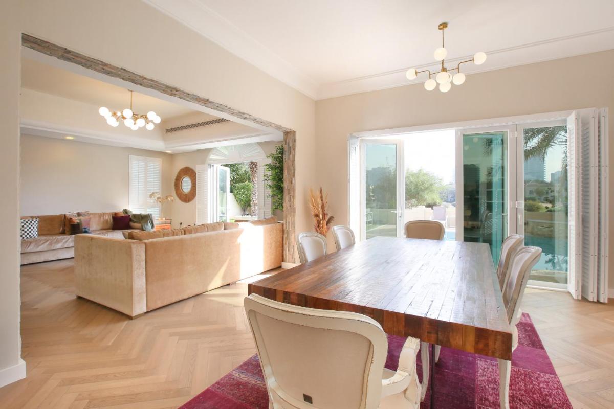 Victory Heights - 4BR Villa with Private Pool - Allsopp&Allsopp