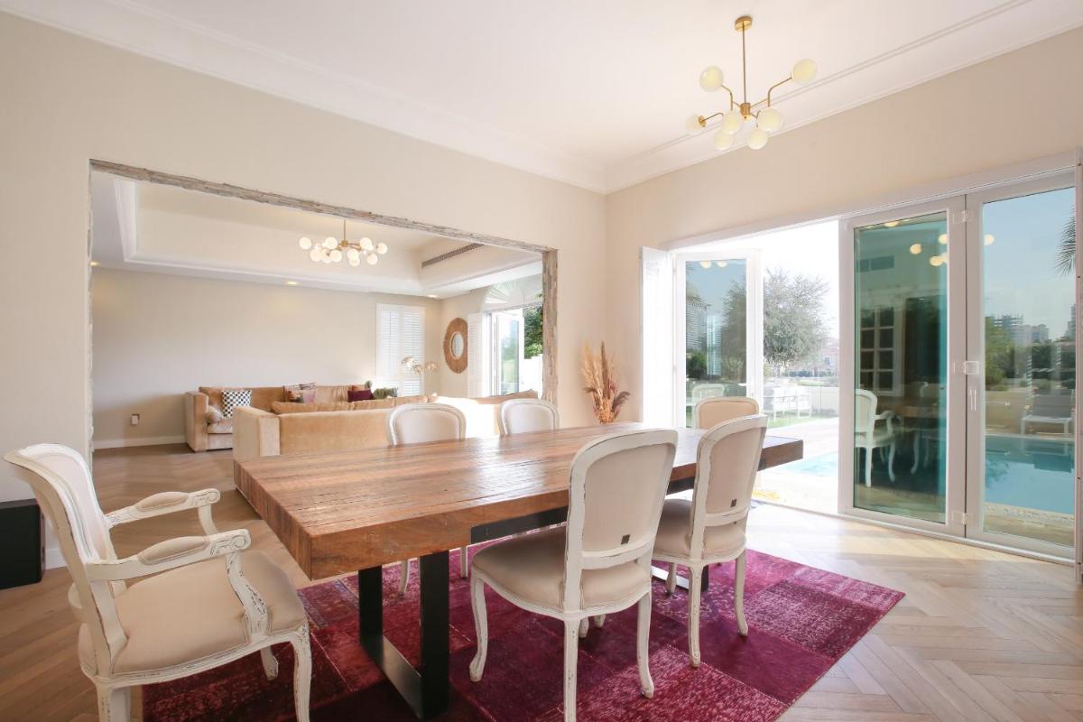 Victory Heights - 4BR Villa with Private Pool - Allsopp&Allsopp
