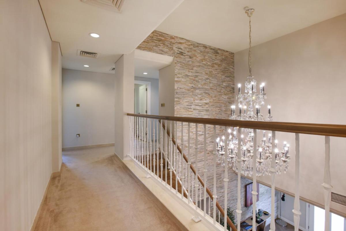 Victory Heights - 4BR Villa with Private Pool - Allsopp&Allsopp