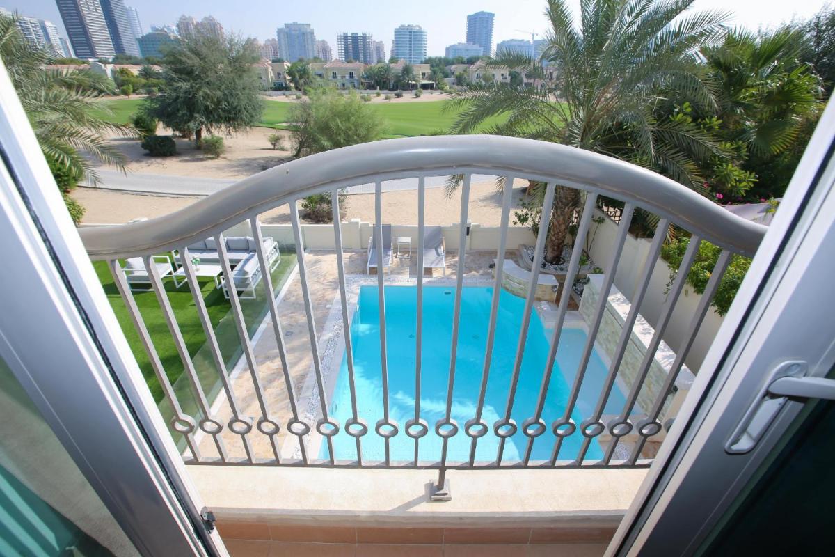 Victory Heights - 4BR Villa with Private Pool - Allsopp&Allsopp